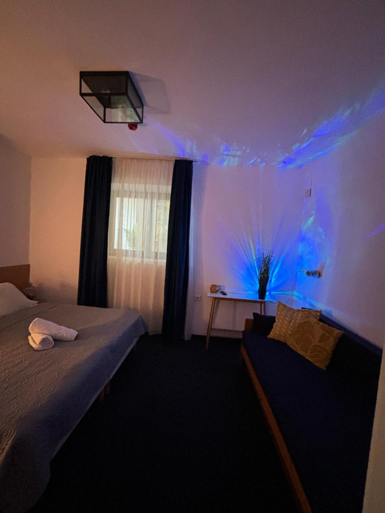 Sziget23 Hotel Ábrahámhegy Екстериор снимка