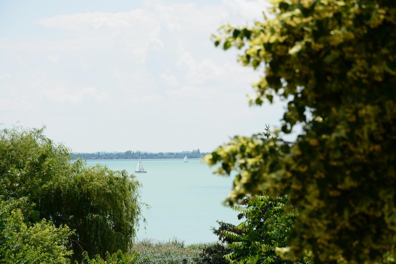 Sziget23 Hotel Ábrahámhegy Екстериор снимка